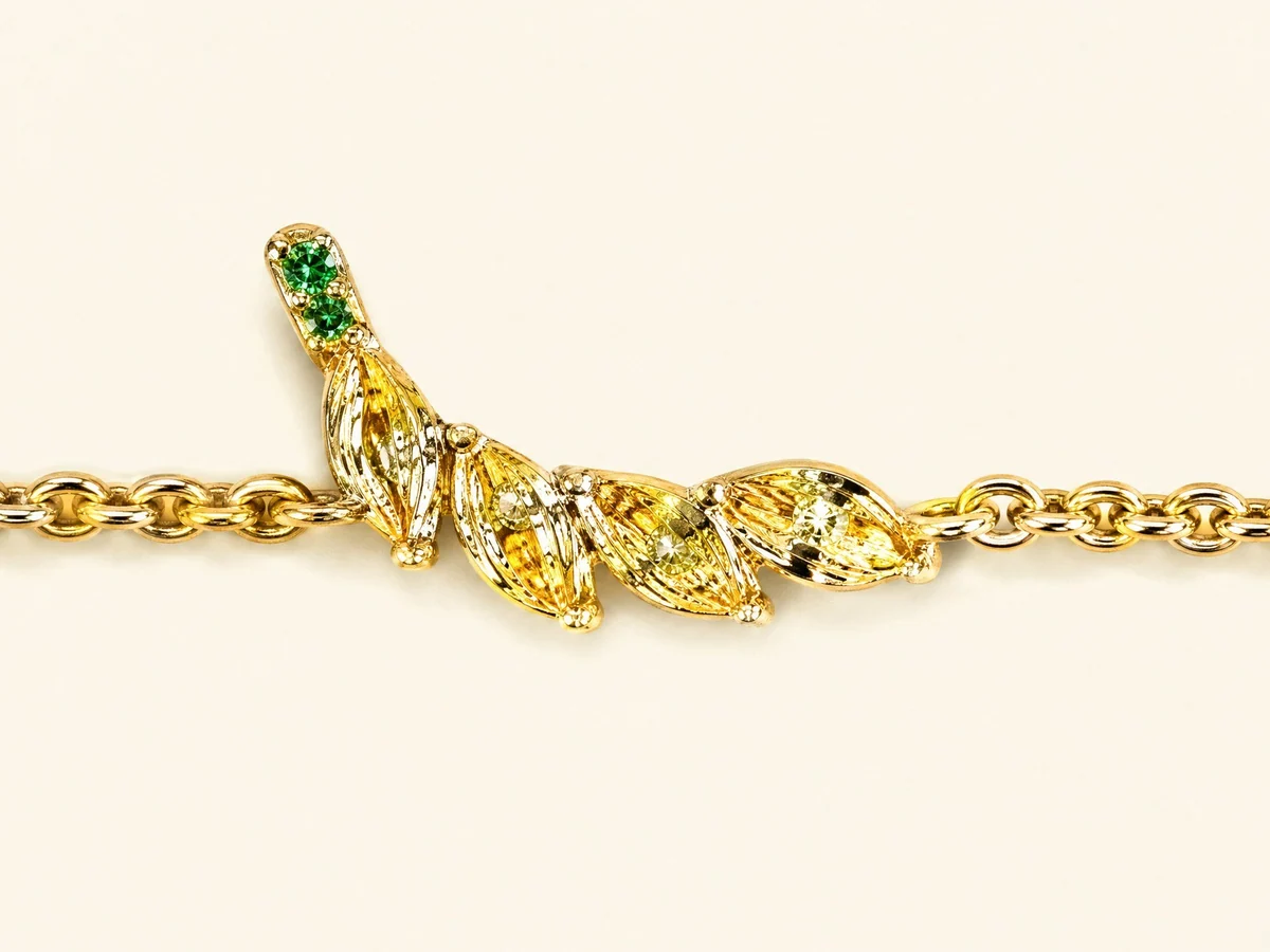 Banana Bracelet, charm close-up
