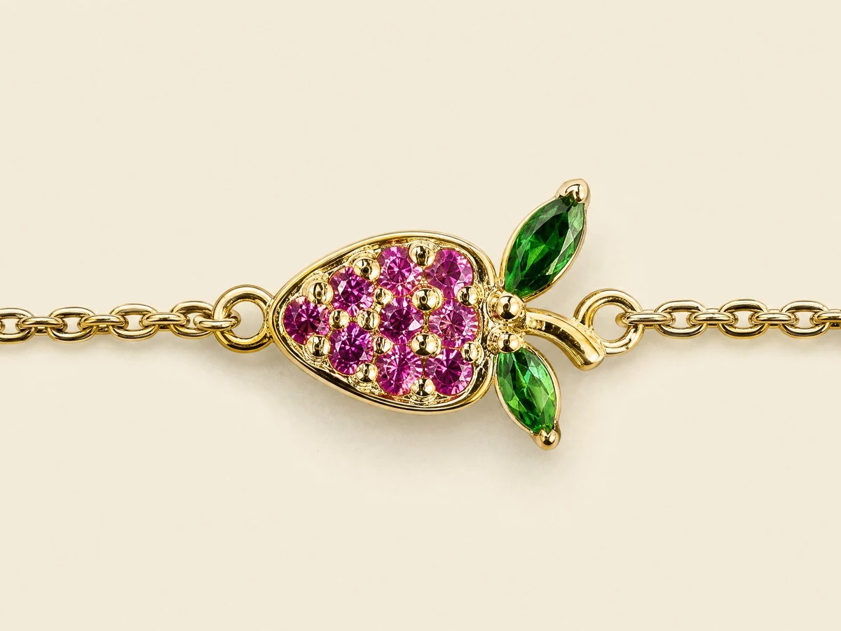 Strawberry Bracelet, charm close-up
